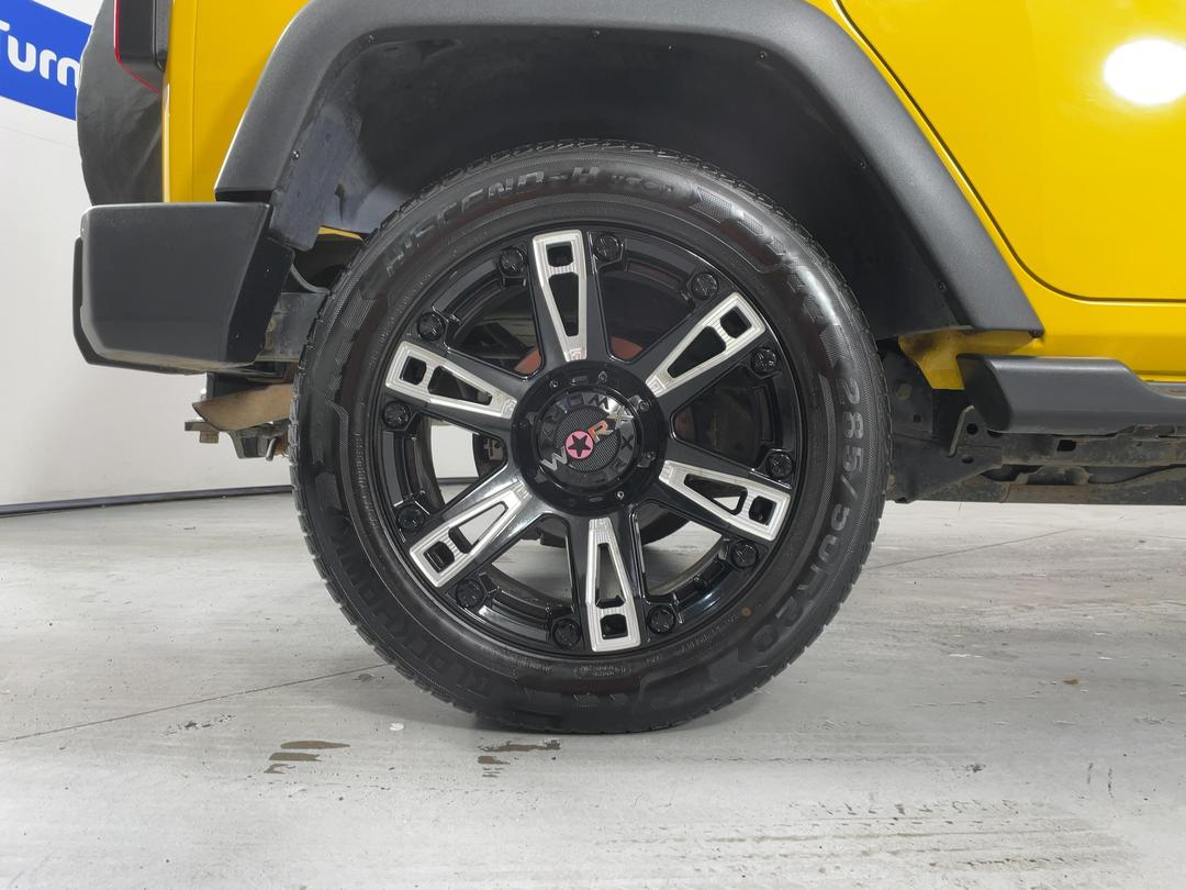 Photo '12' of Jeep Wrangler