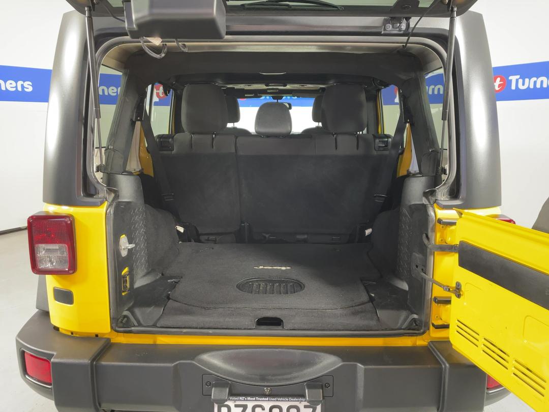 Photo '14' of Jeep Wrangler