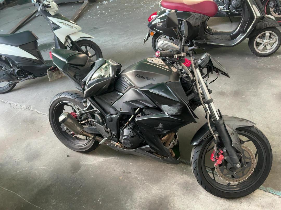 Photo '2' of Kawasaki ER 300A Photo '2' of Kawasaki ER 300A