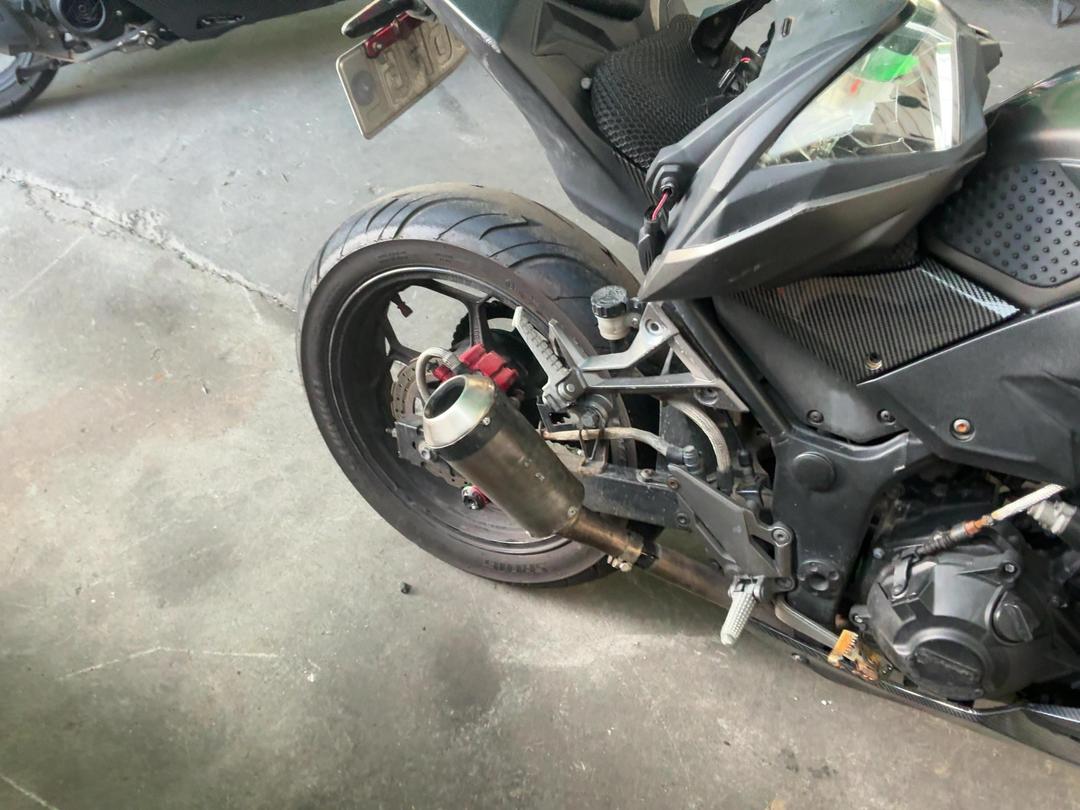 Photo '13' of Kawasaki ER 300A Photo '13' of Kawasaki ER 300A