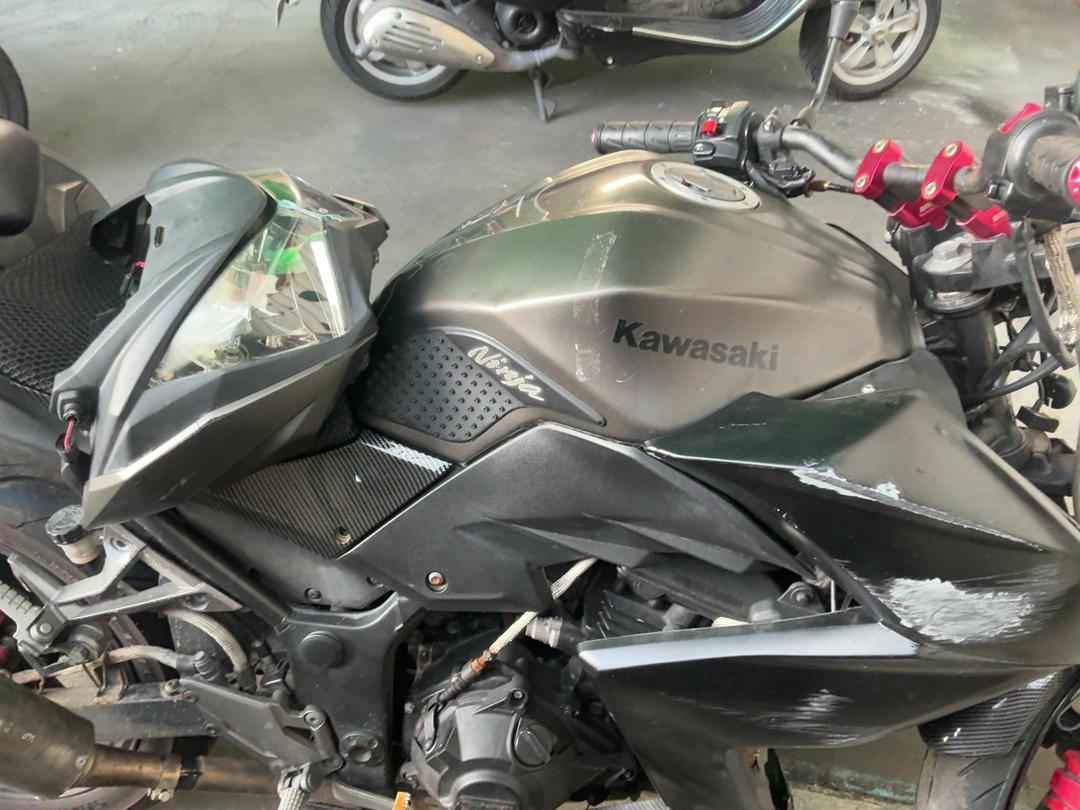 Photo '14' of Kawasaki ER 300A Photo '14' of Kawasaki ER 300A