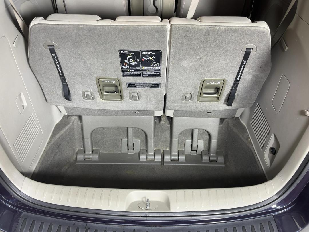 Photo '14' of KIA Carnival