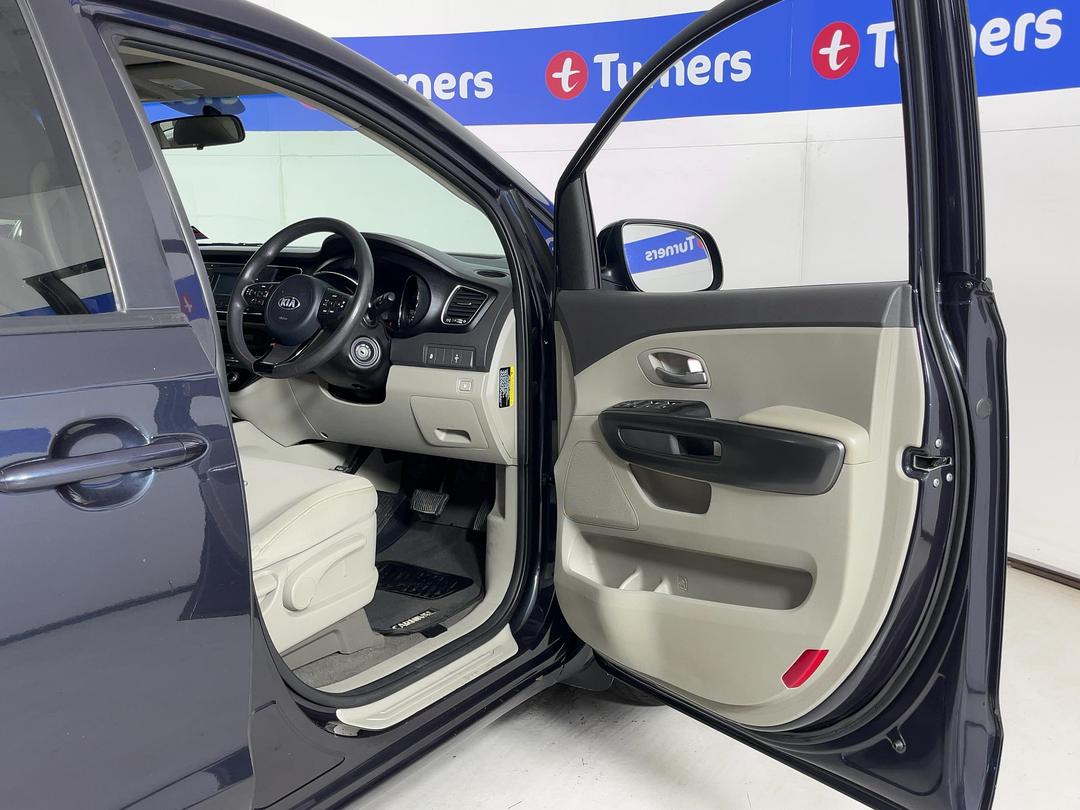 Photo '15' of KIA Carnival