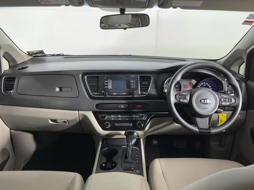 Photo '17' of KIA Carnival