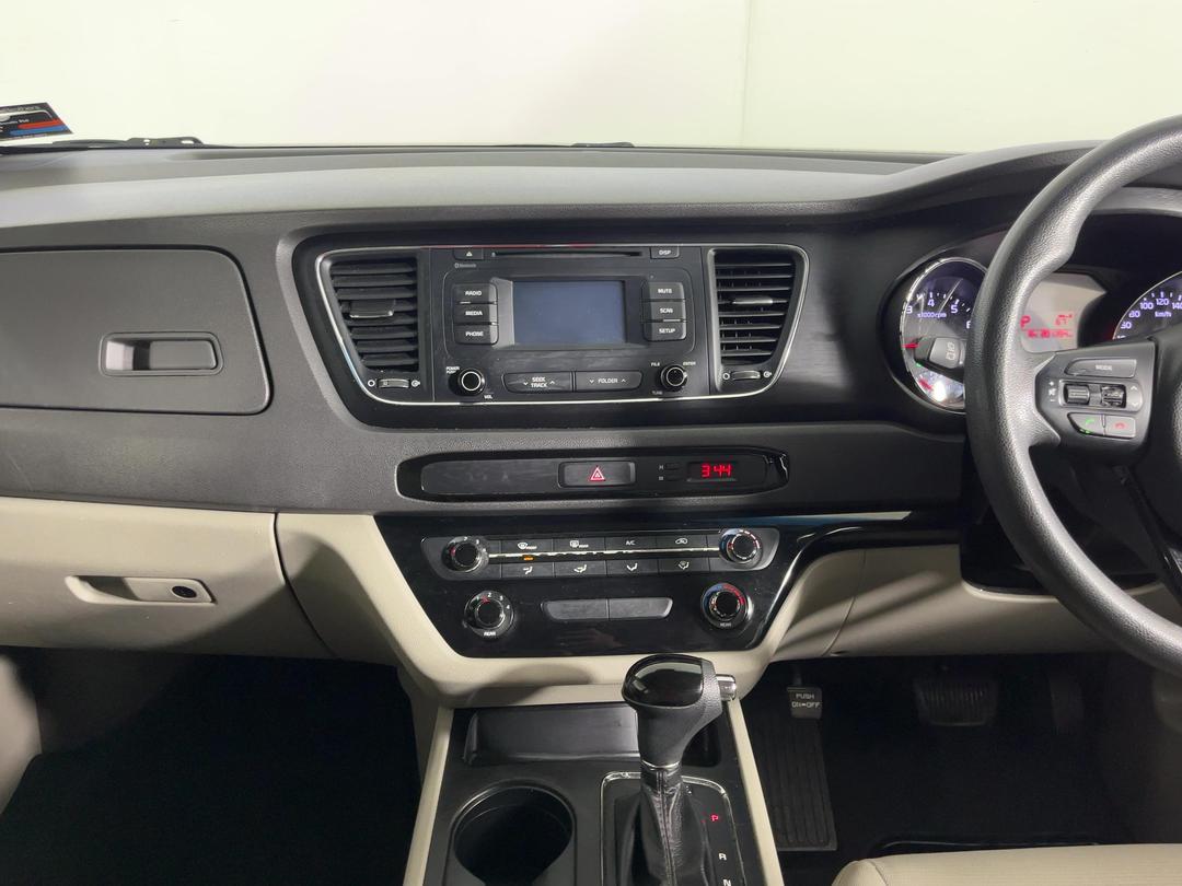 Photo '18' of KIA Carnival