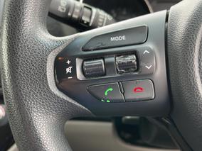 Photo '27' of KIA Carnival