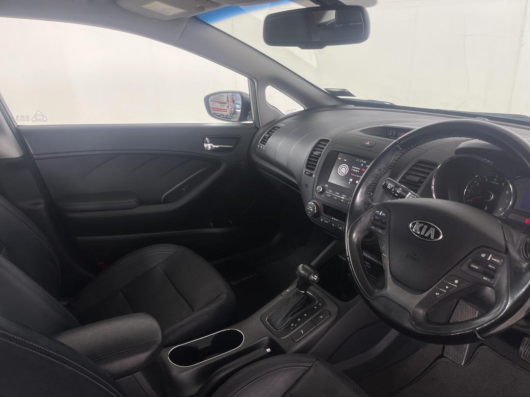 Photo '16' of KIA Cerato