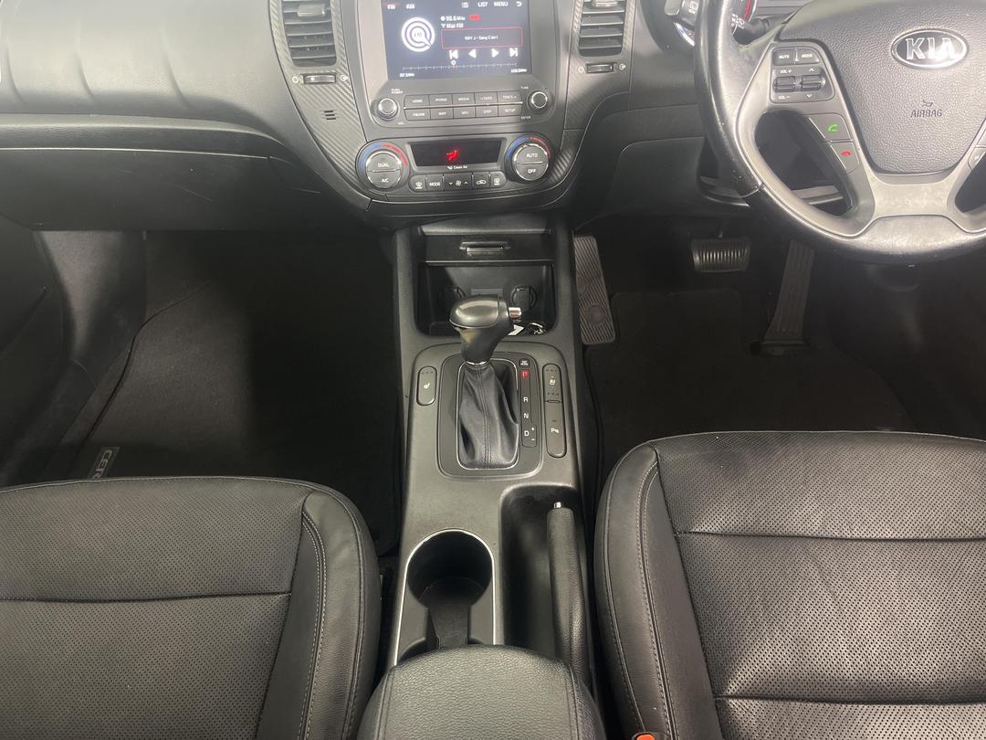 Photo '23' of KIA Cerato