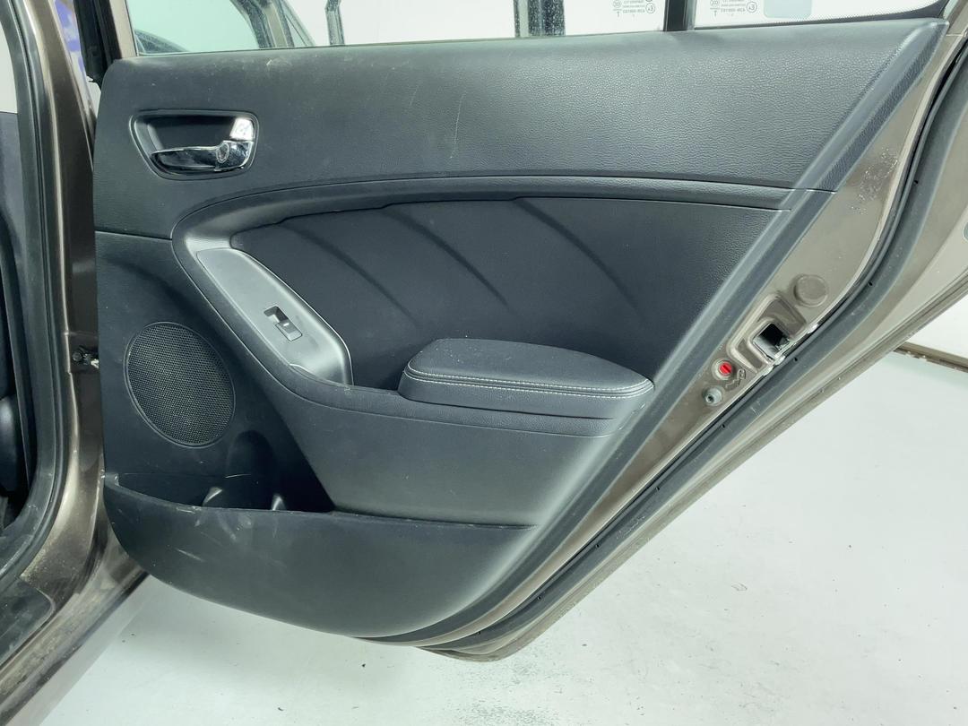 Photo '19' of KIA Cerato