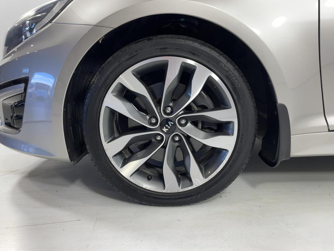 Photo '10' of KIA Optima