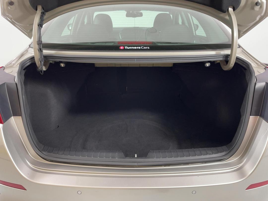 Photo '14' of KIA Optima