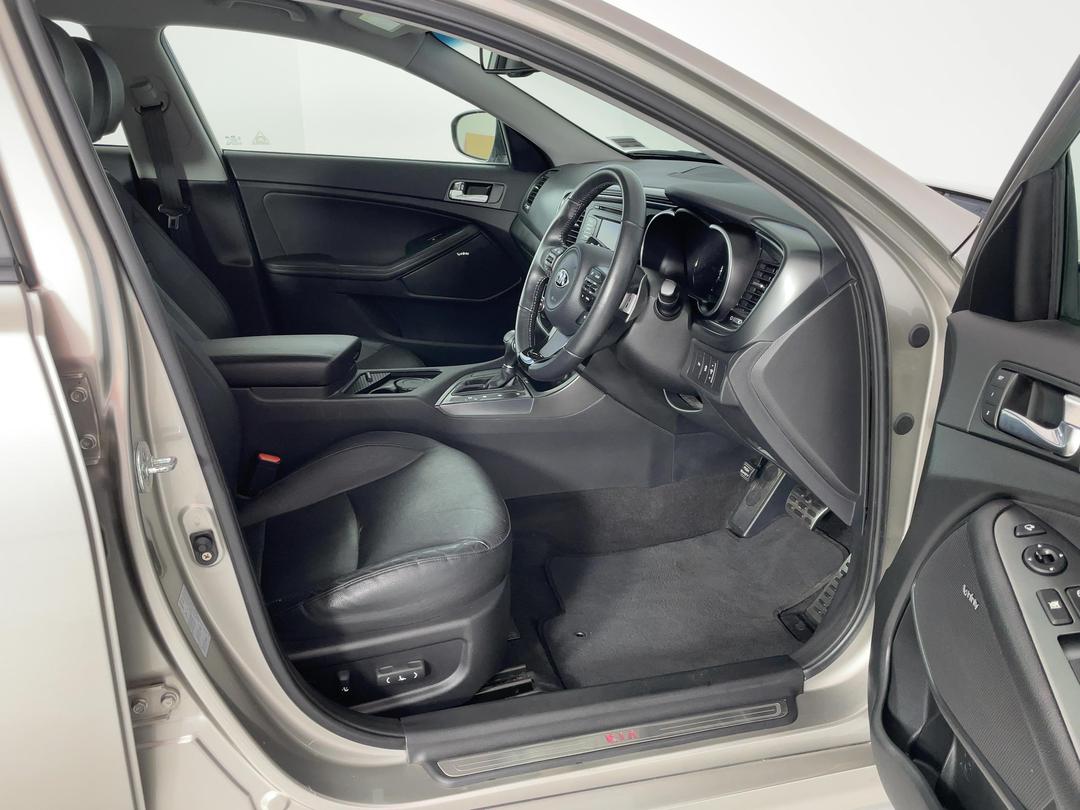 Photo '16' of KIA Optima