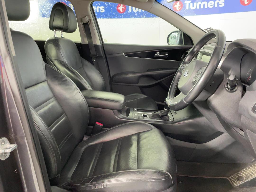 Photo '16' of KIA Sorento