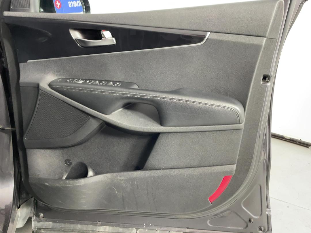 Photo '15' of KIA Sorento