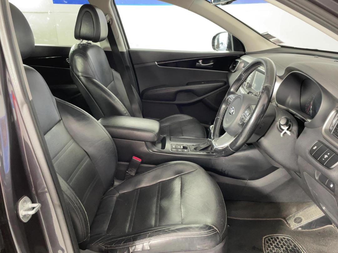 Photo '16' of KIA Sorento