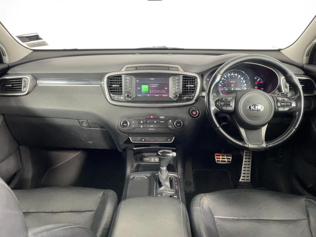 Photo '17' of KIA Sorento