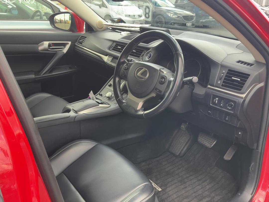 Photo '8' of Lexus CT200H Photo '8' of Lexus CT200H