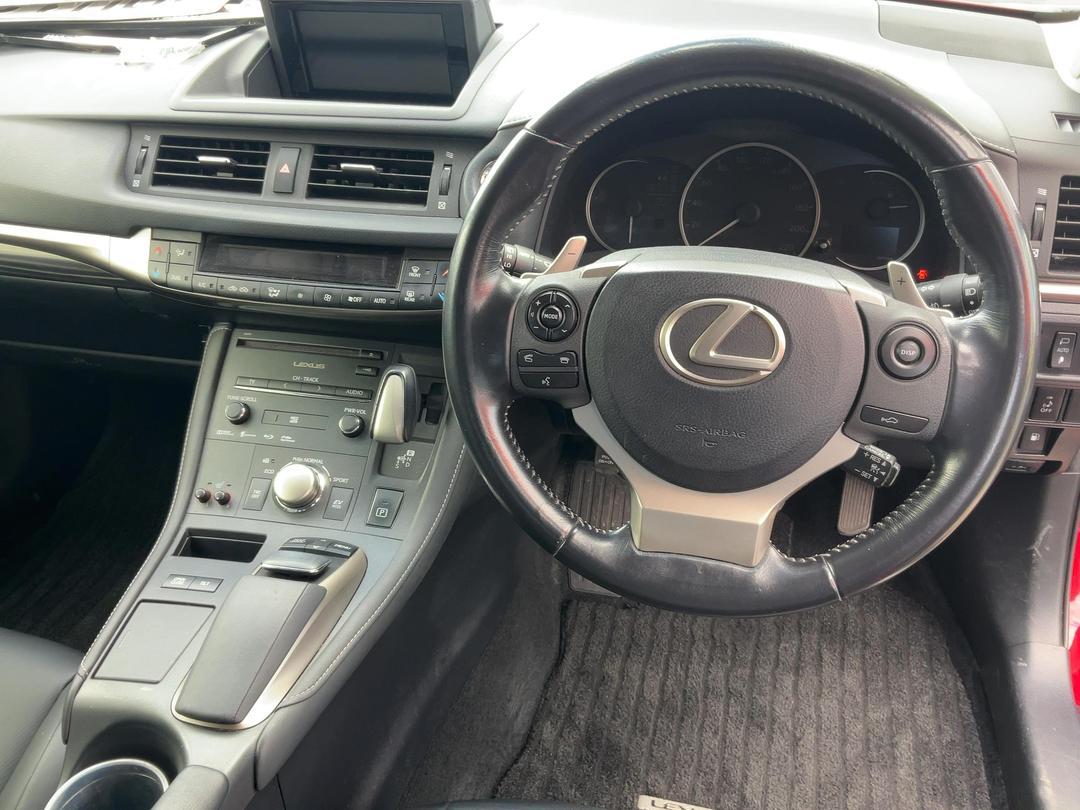 Photo '11' of Lexus CT200H Photo '11' of Lexus CT200H