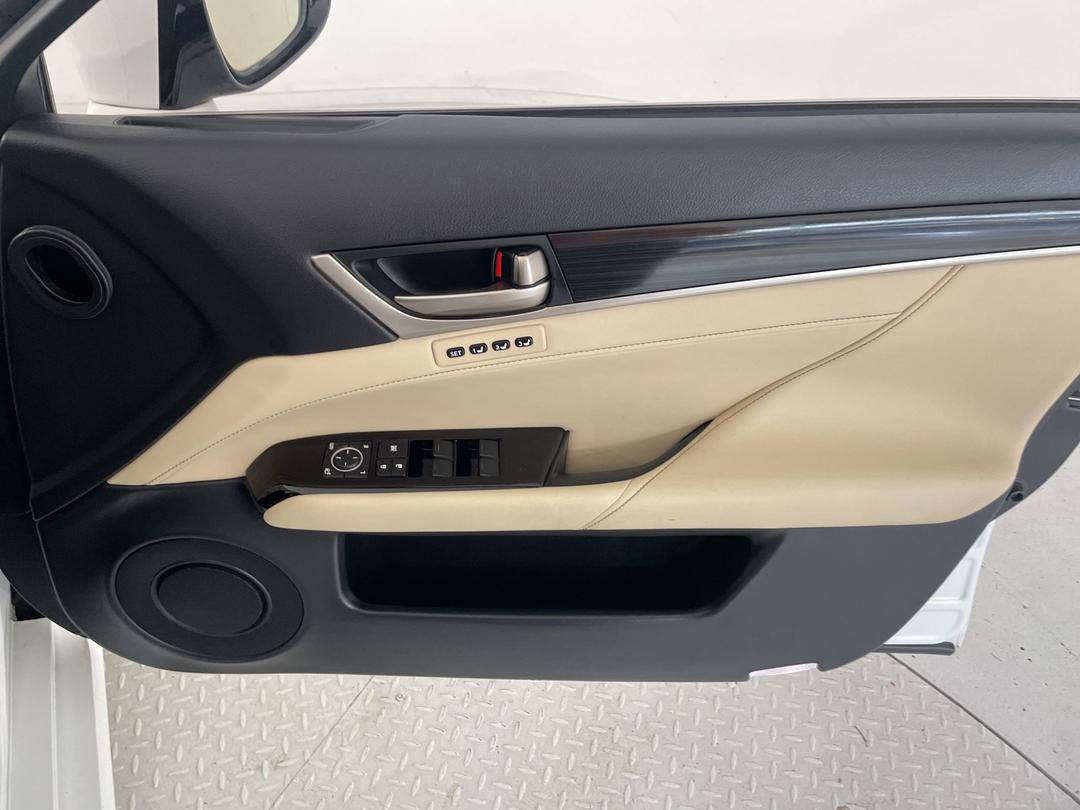 Photo '15' of Lexus GS300H