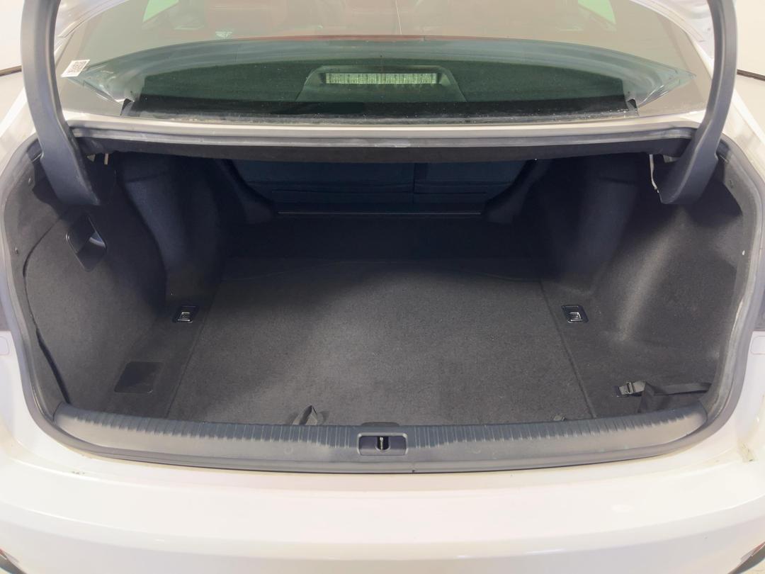 Photo '14' of Lexus IS300H