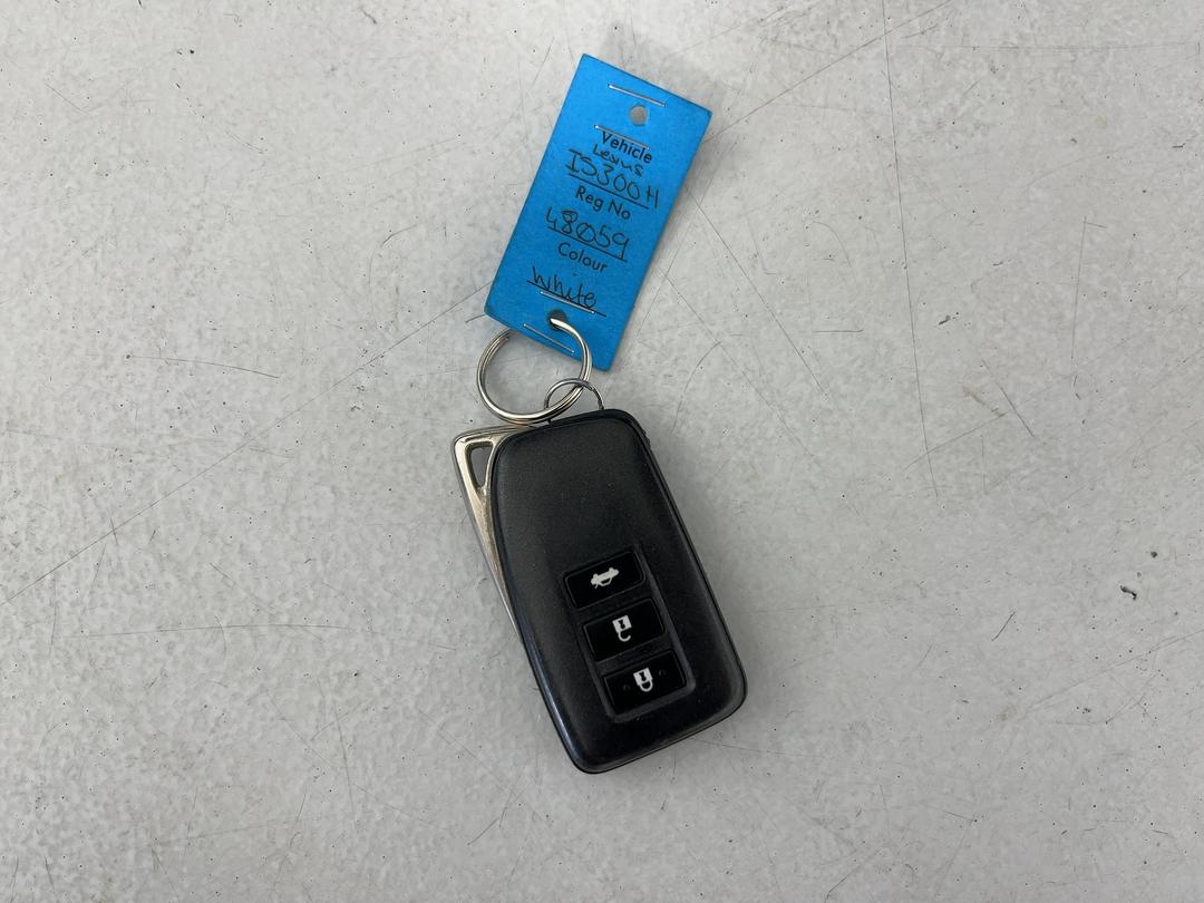 Photo '22' of Lexus IS300H