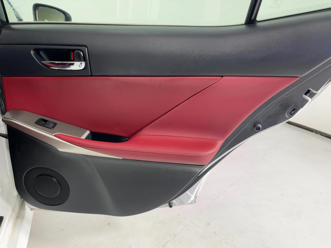 Photo '19' of Lexus IS300H