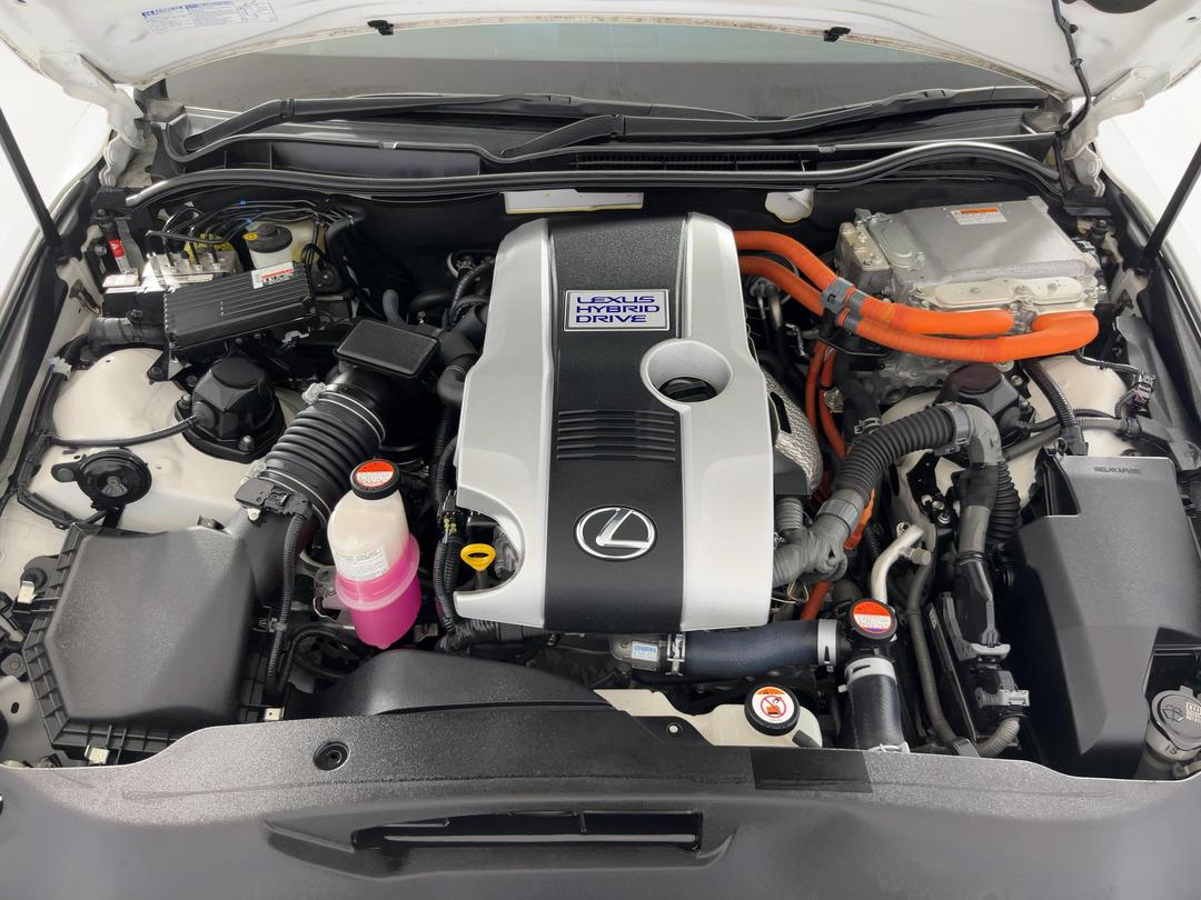 Photo '13' of Lexus IS300H