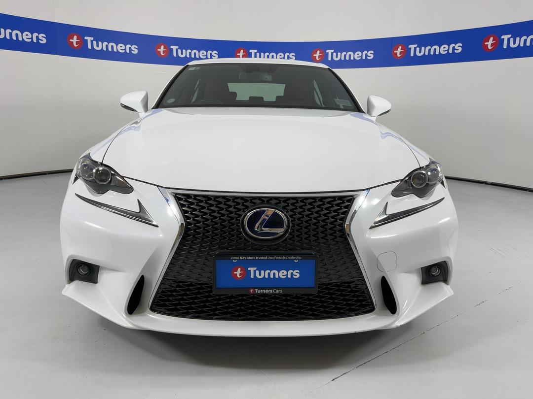 Photo '2' of Lexus IS300H