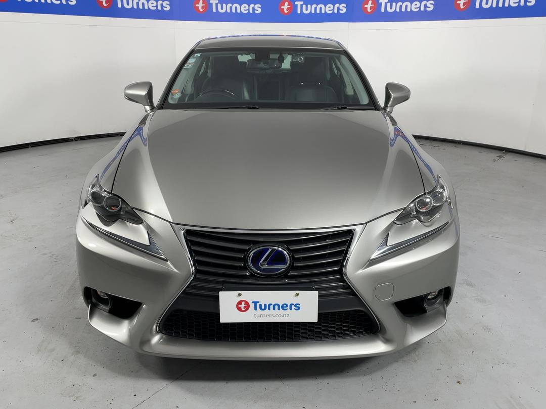 Photo '2' of Lexus IS300H