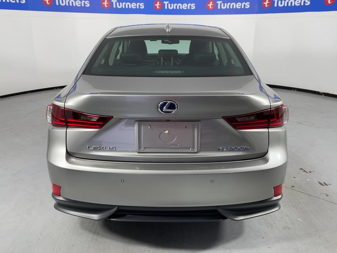 Photo '6' of Lexus IS300H