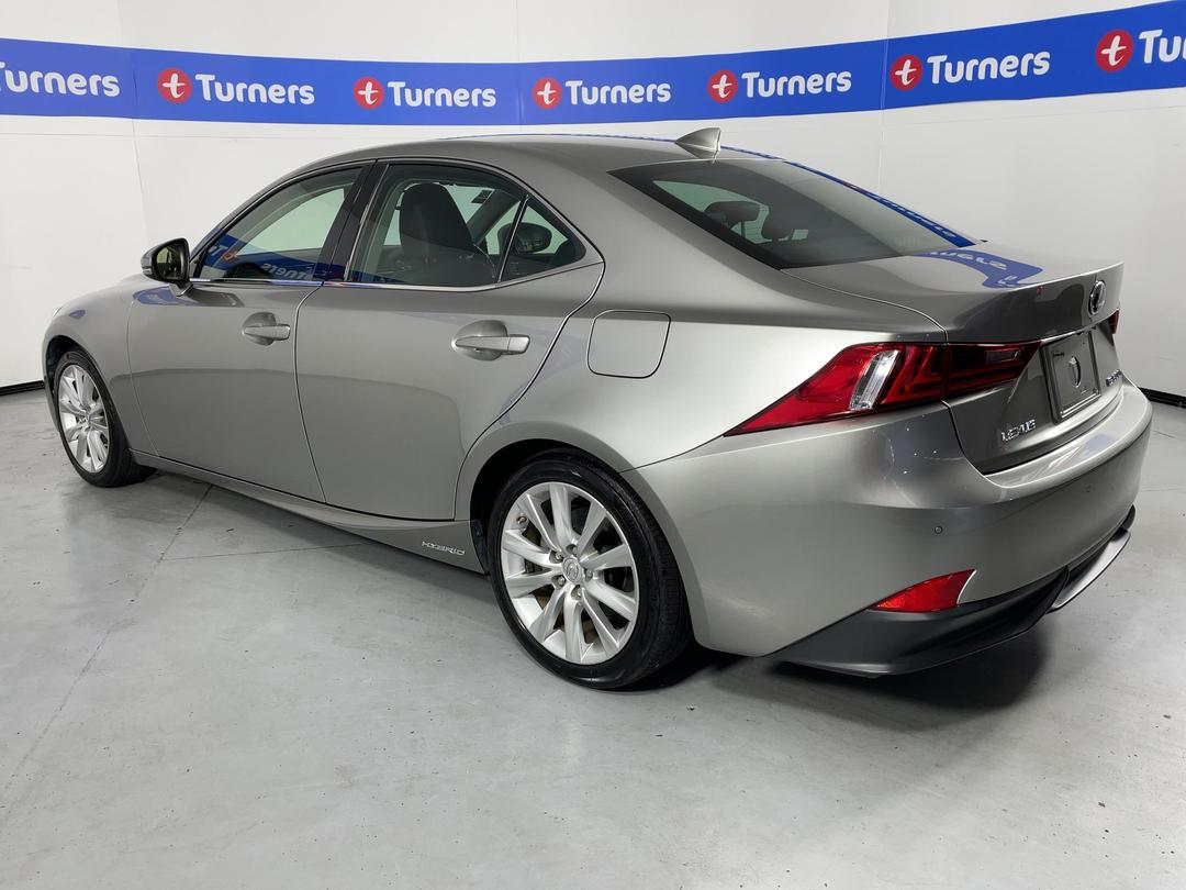 Photo '5' of Lexus IS300H