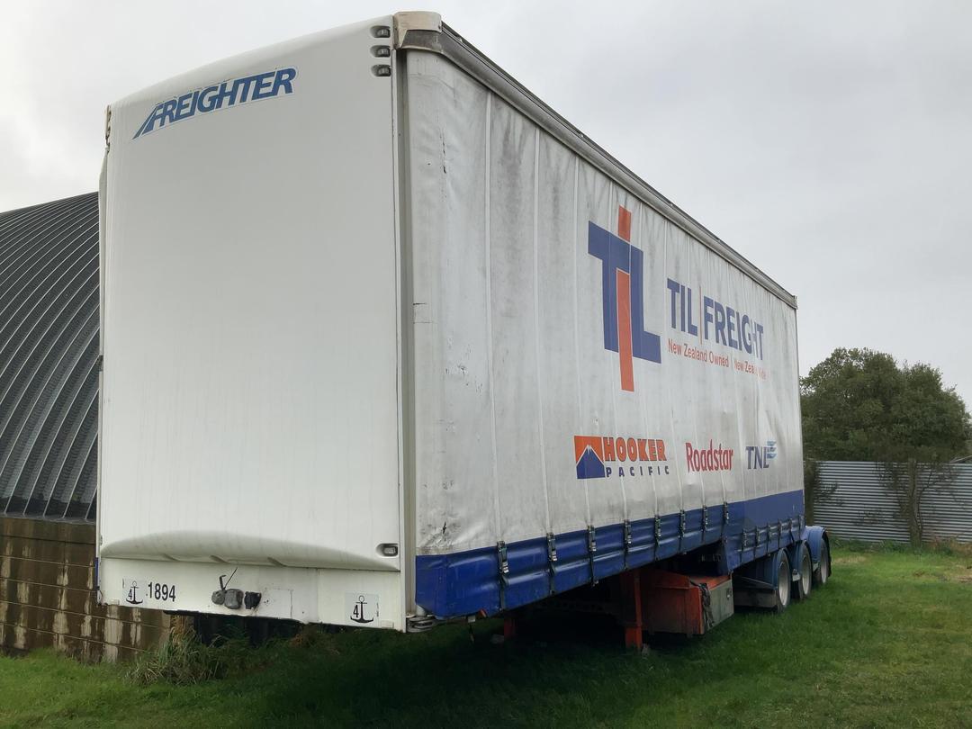 Photo '1' of Maxicube Freighter 3 AXLE SEMI LEAD Curtainsider B-Train