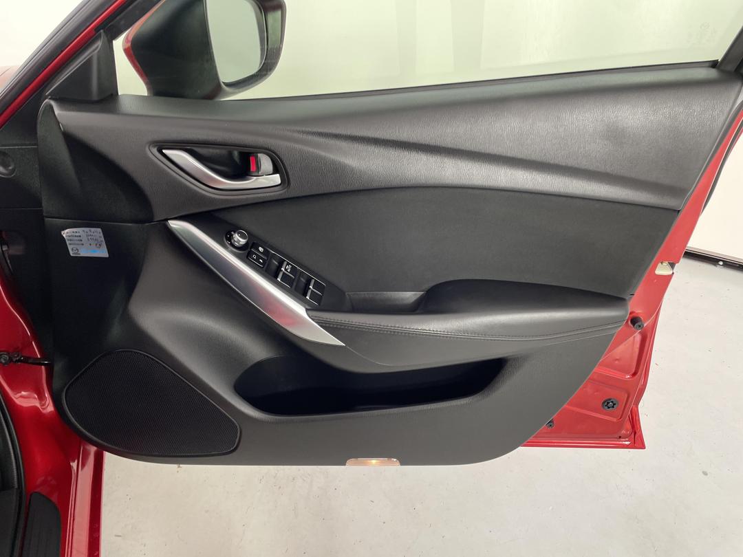 Photo '15' of Mazda Atenza