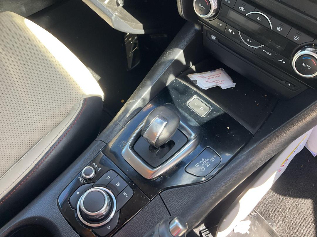 Photo '12' of Mazda Axela Skyactiv HEV