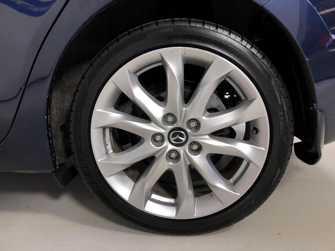 Photo '11' of Mazda Axela