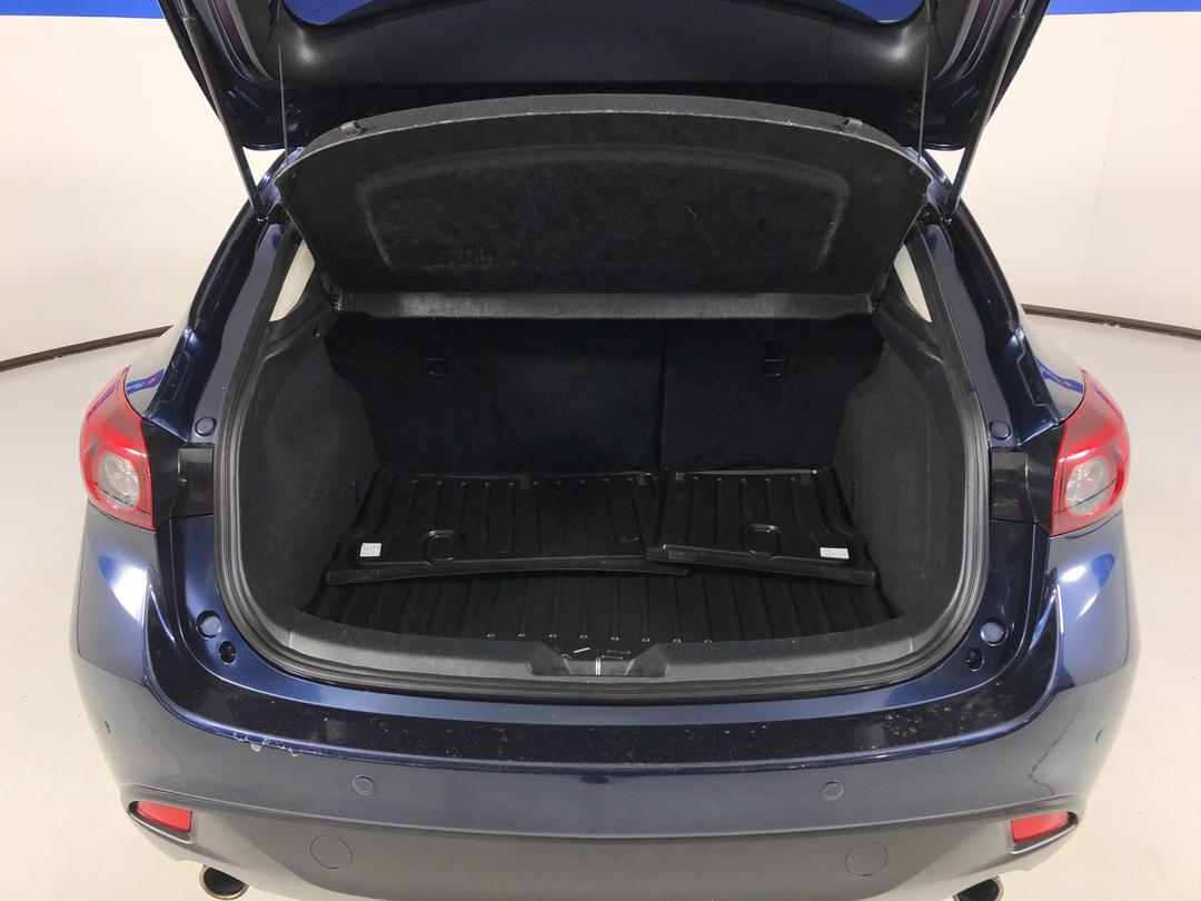 Photo '14' of Mazda Axela