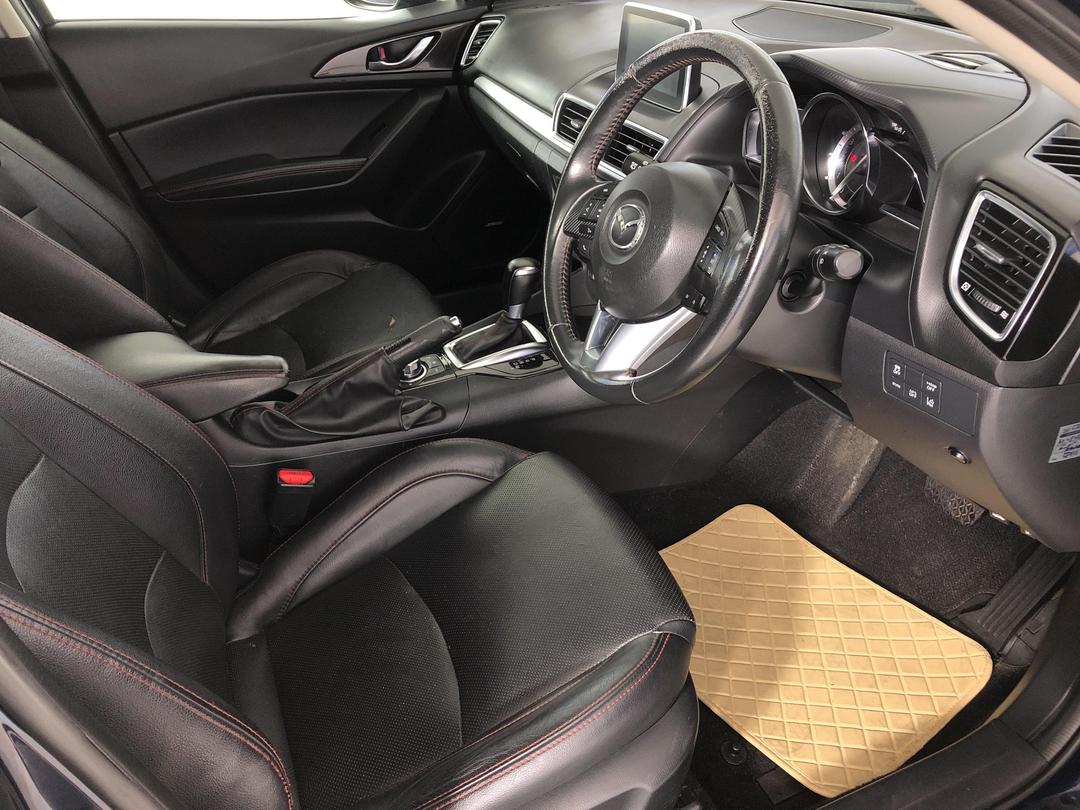 Photo '16' of Mazda Axela