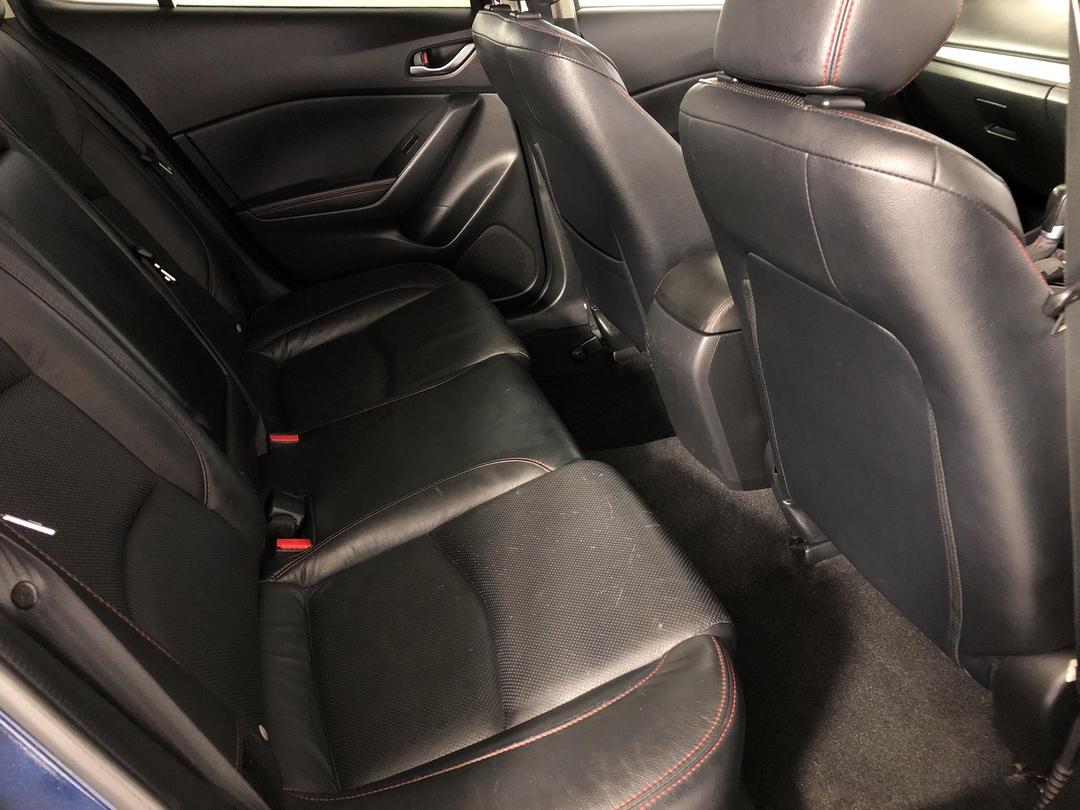 Photo '20' of Mazda Axela