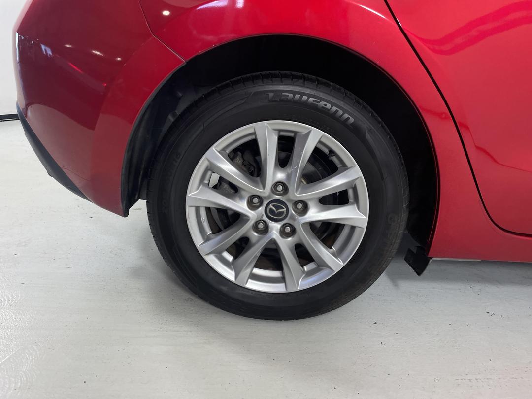 Photo '12' of Mazda Axela