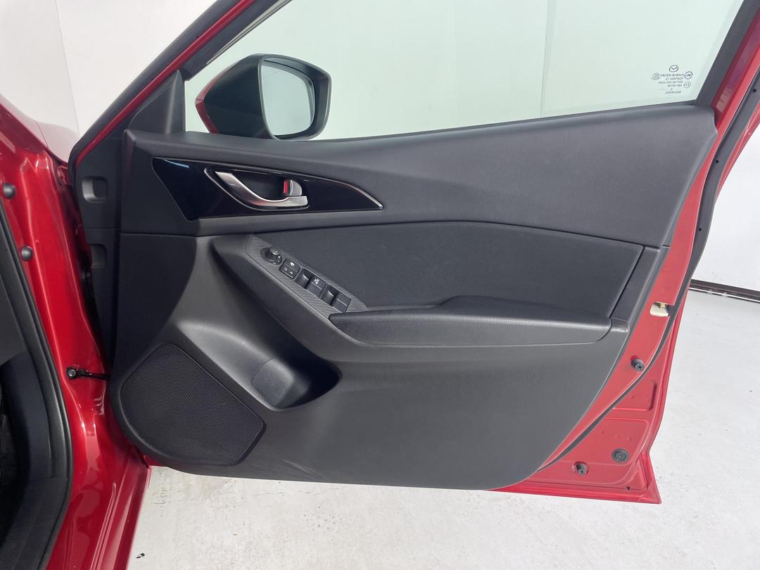 Photo '15' of Mazda Axela