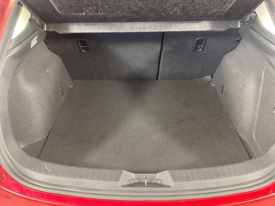 Photo '14' of Mazda Axela