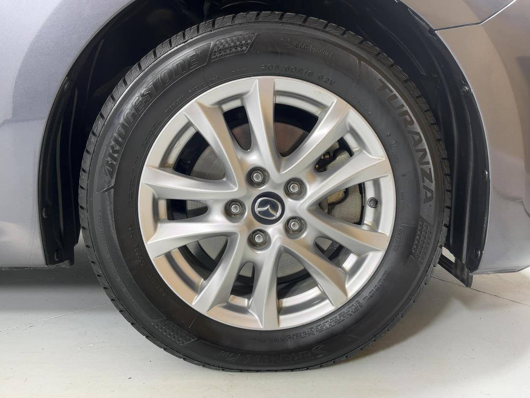Photo '9' of Mazda Axela