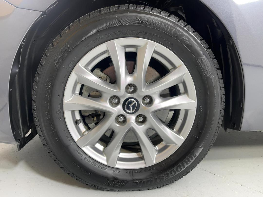 Photo '10' of Mazda Axela