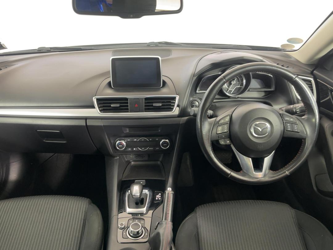 Photo '17' of Mazda Axela