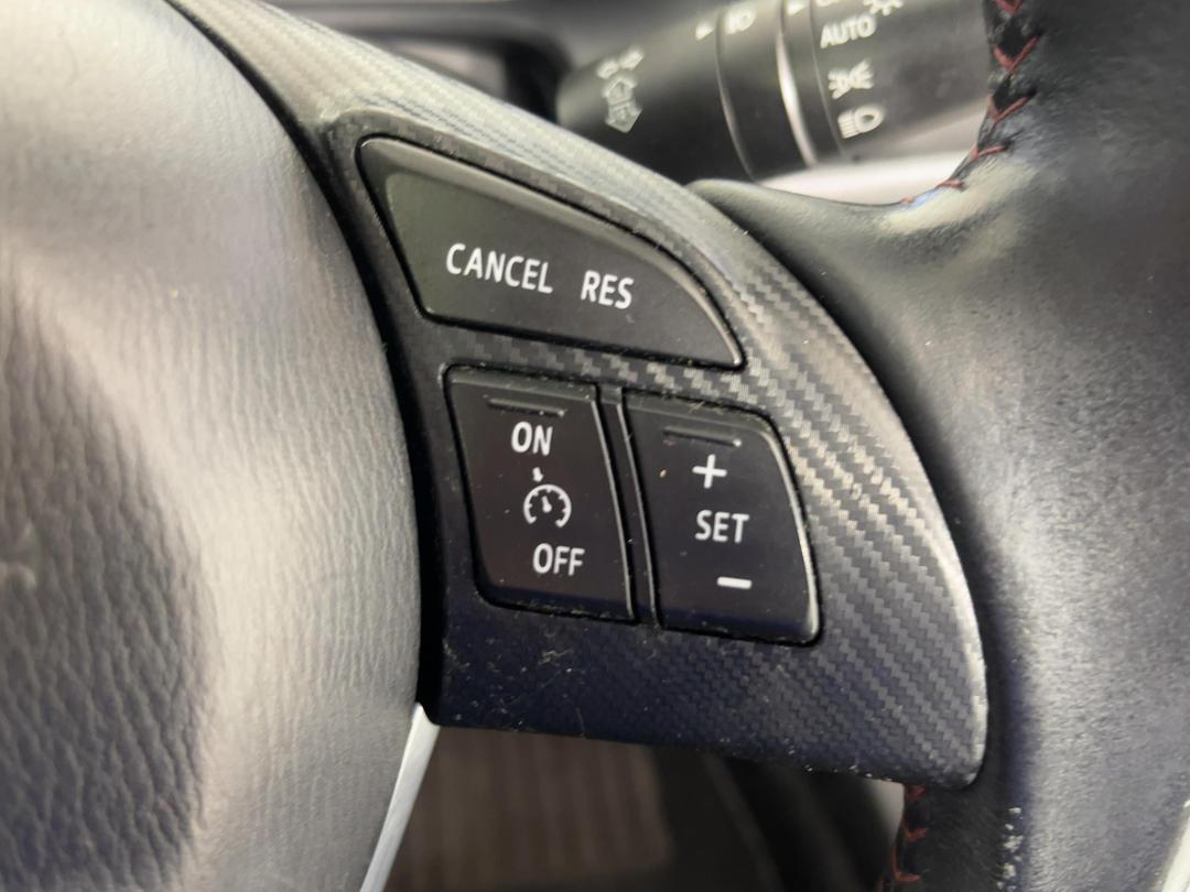 Photo '24' of Mazda Axela