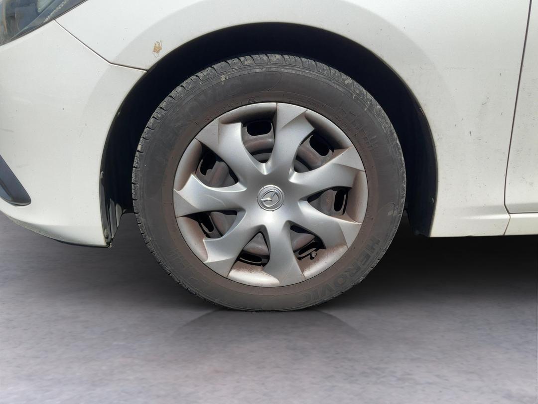 Photo '8' of Mazda Axela Photo '8' of Mazda Axela