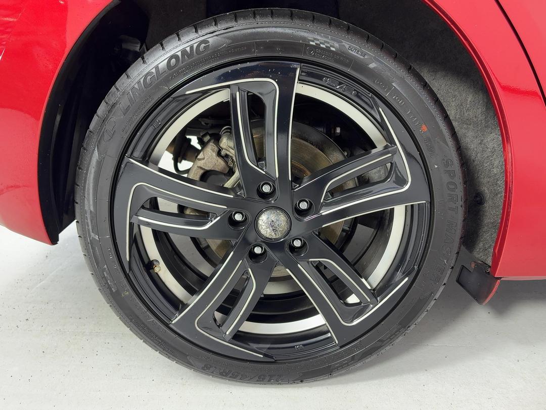 Photo '12' of Mazda Axela