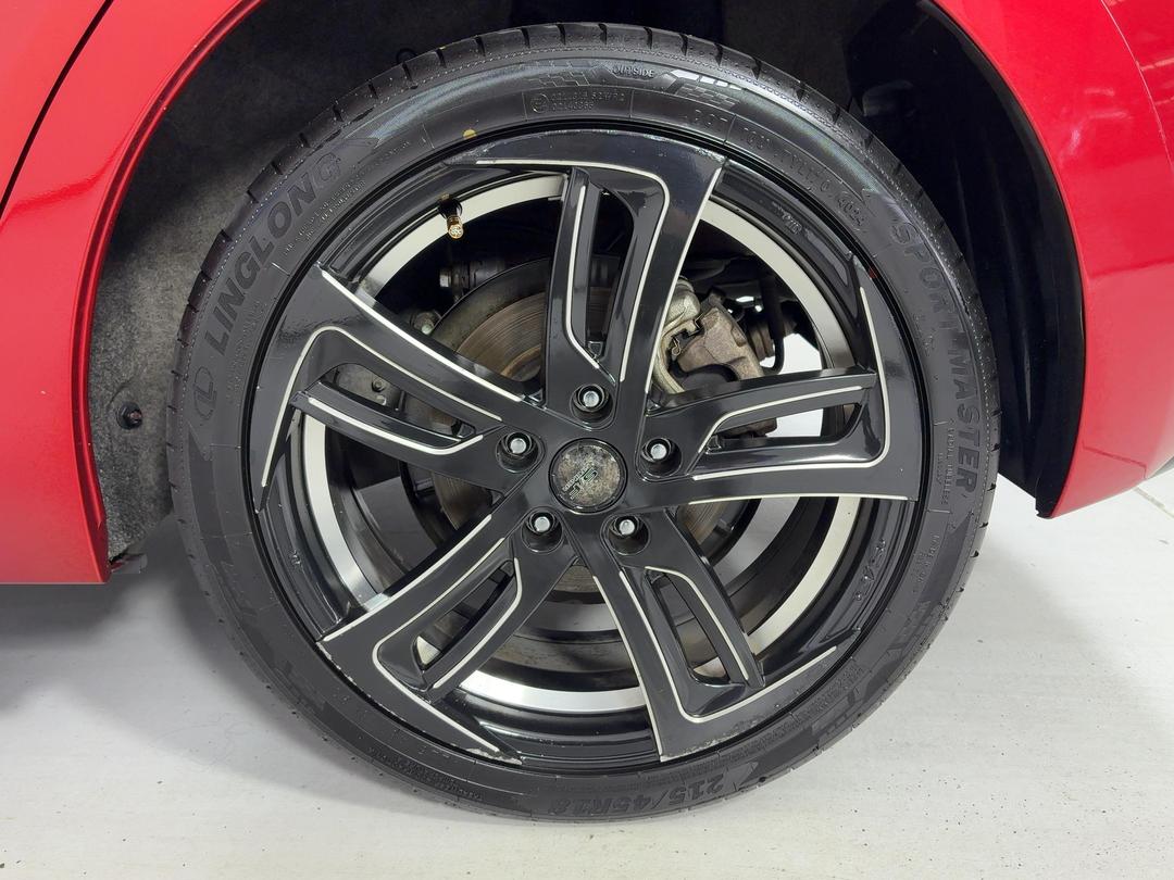 Photo '11' of Mazda Axela