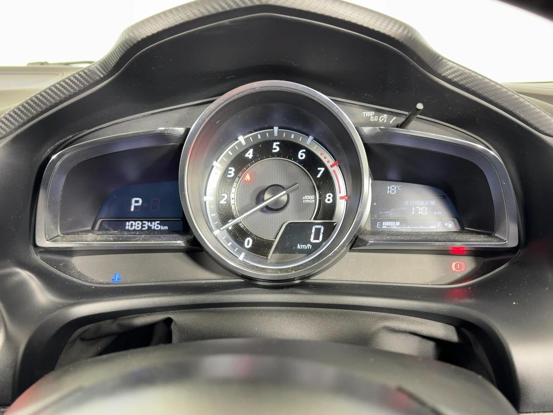 Photo '21' of Mazda Axela