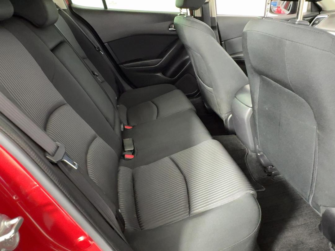 Photo '20' of Mazda Axela